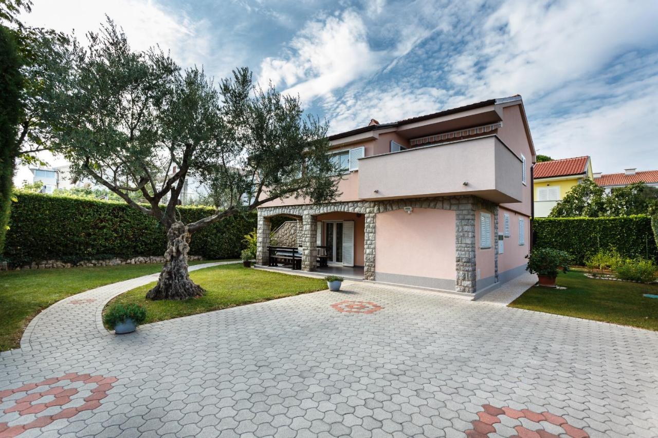 Premium Apartment Near Center And Beach With Parking Krk Town Exterior foto